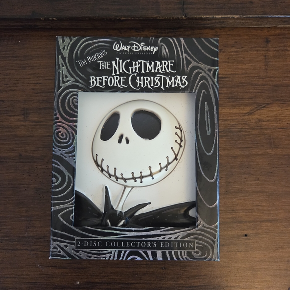 Disney's The Nightmare Before Christmas DVD - Black and White - Picture 1 of 3